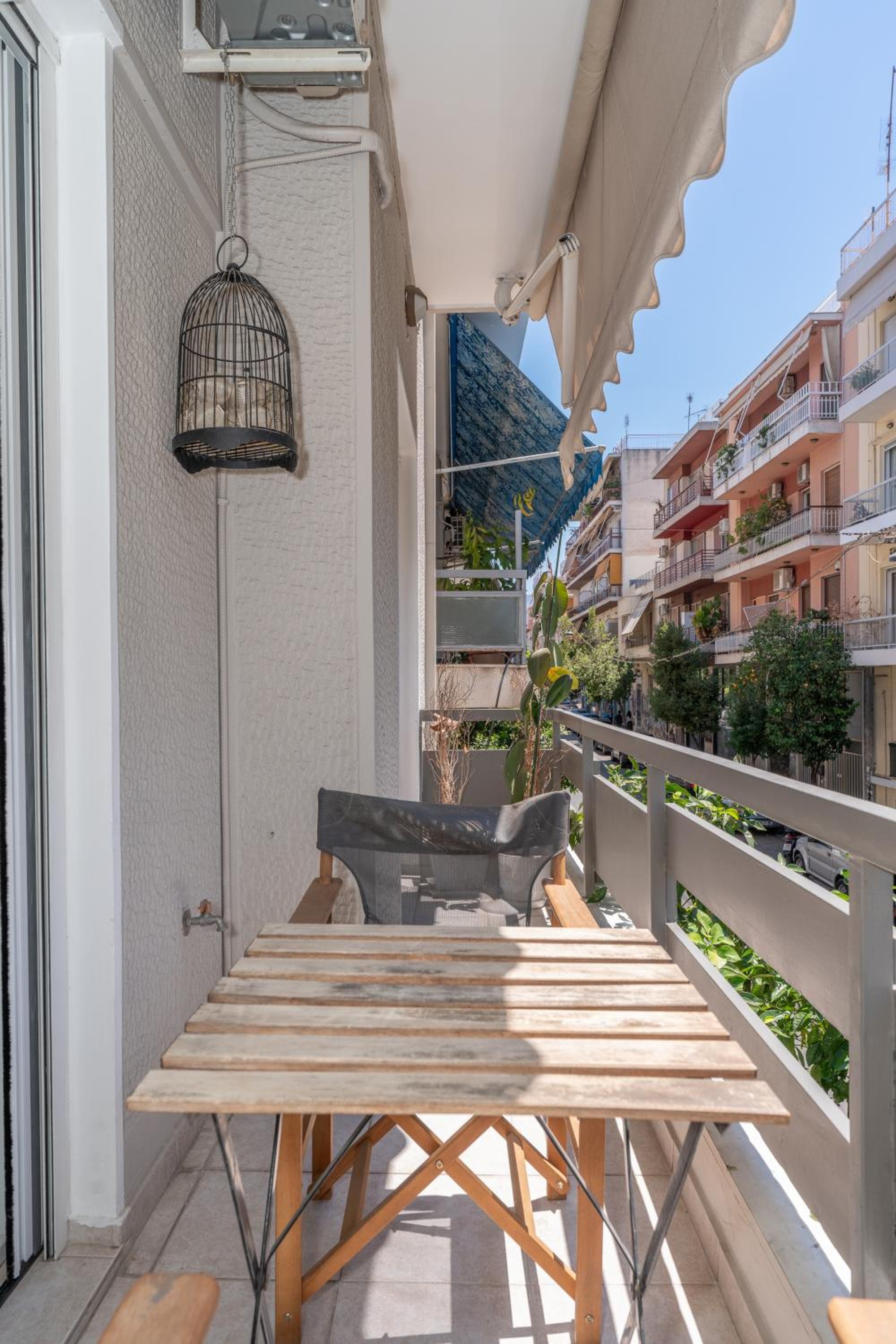 Modern Apartment in Athens Center, 10 mins walk to Plaka Historical Area