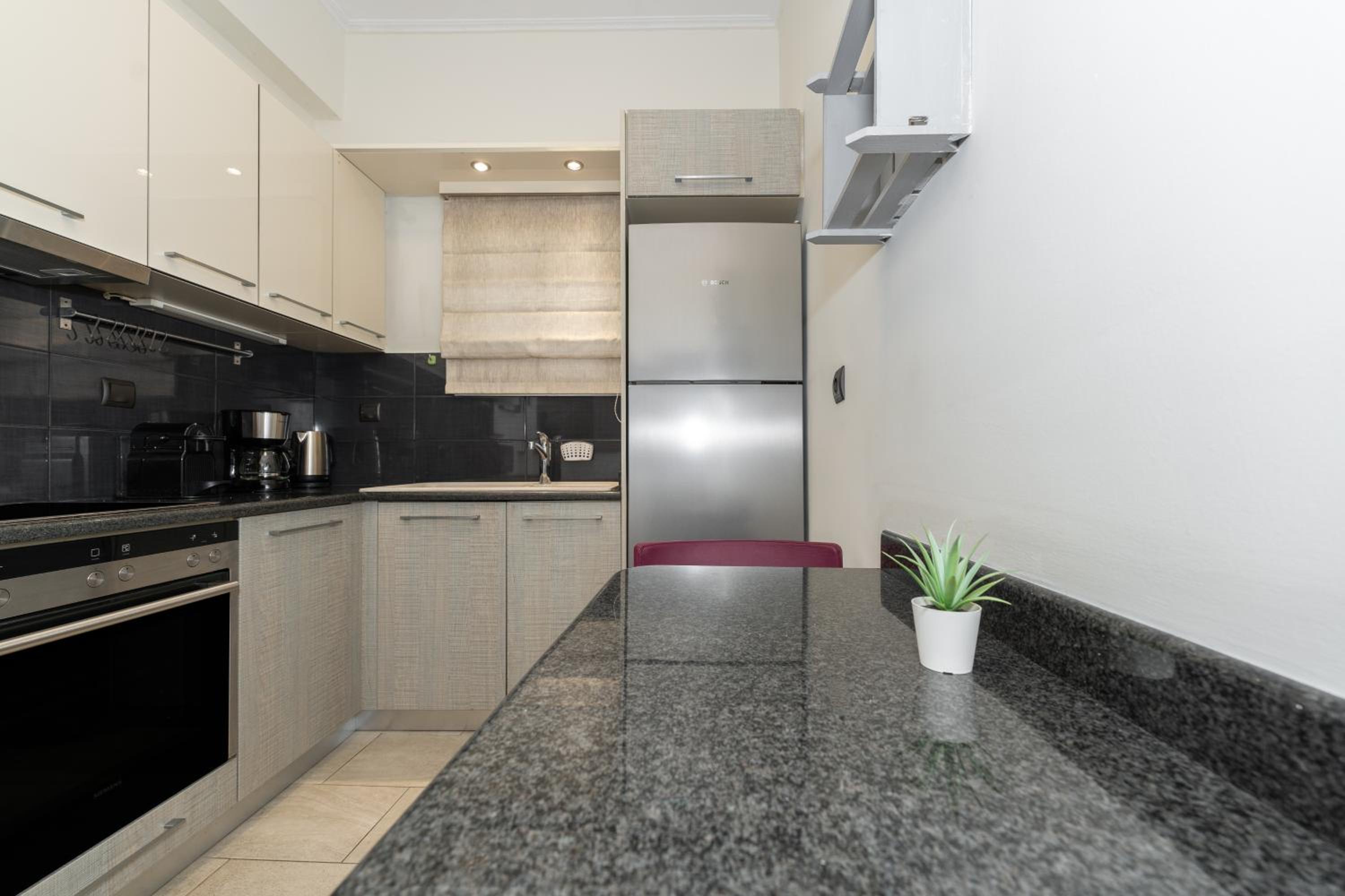 Modern Apartment in Athens Center, 10 mins walk to Plaka Historical Area