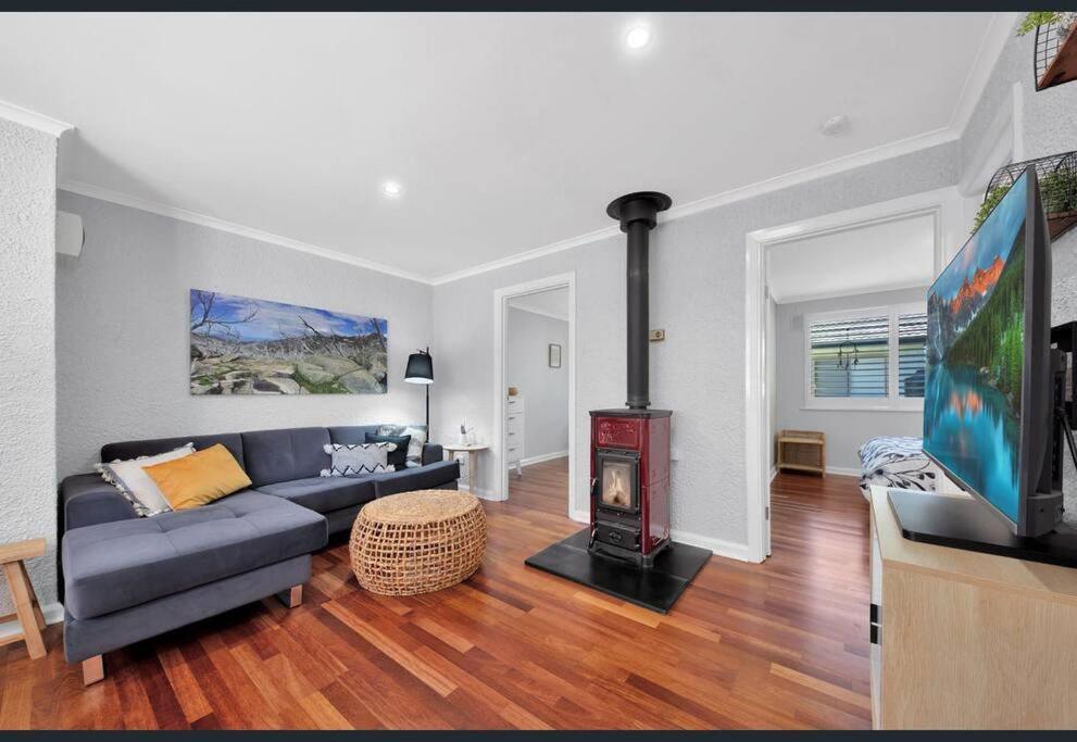 2BDR Holiday Flat near Bright-Entire Place