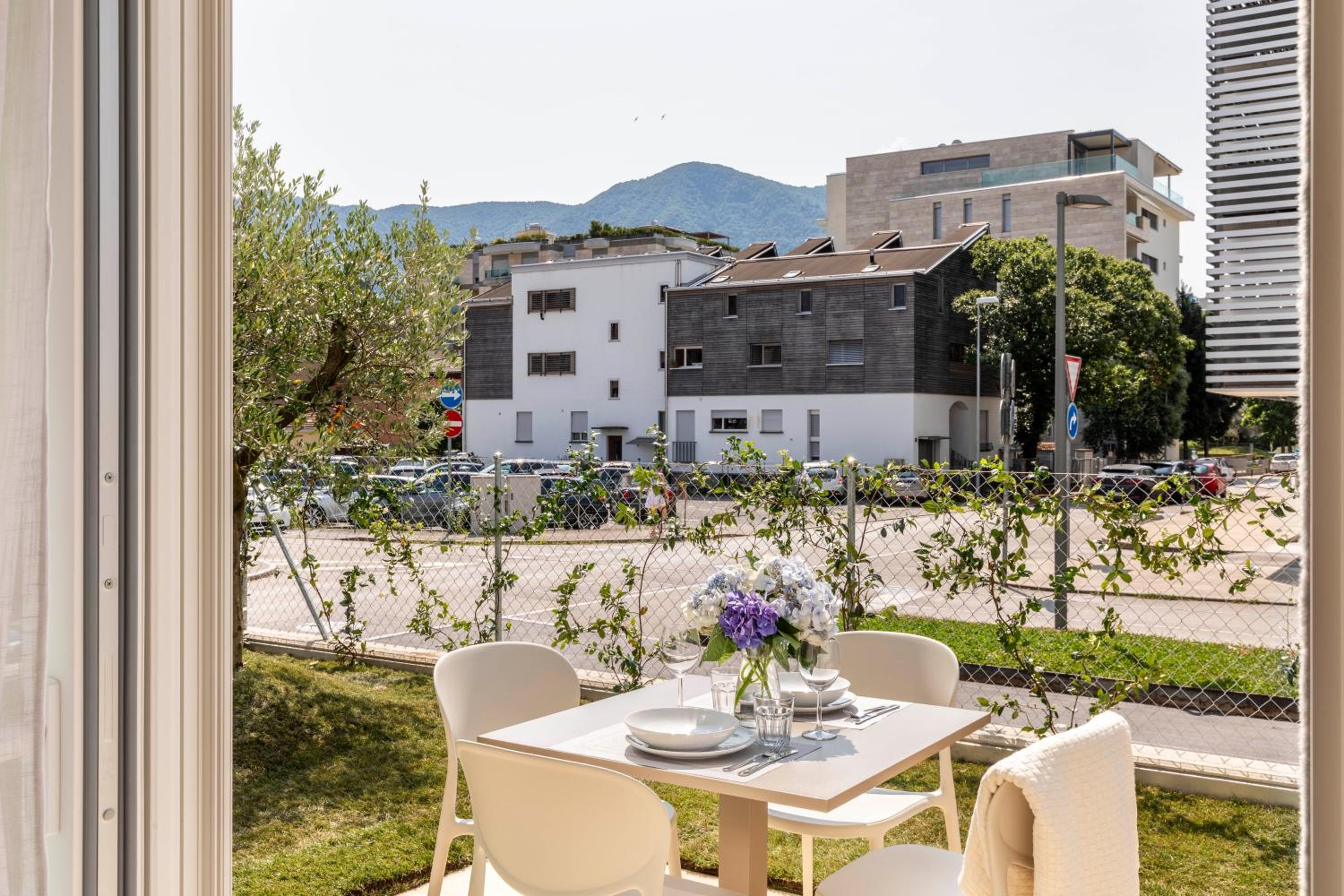 Regalia Suites - Free Parking