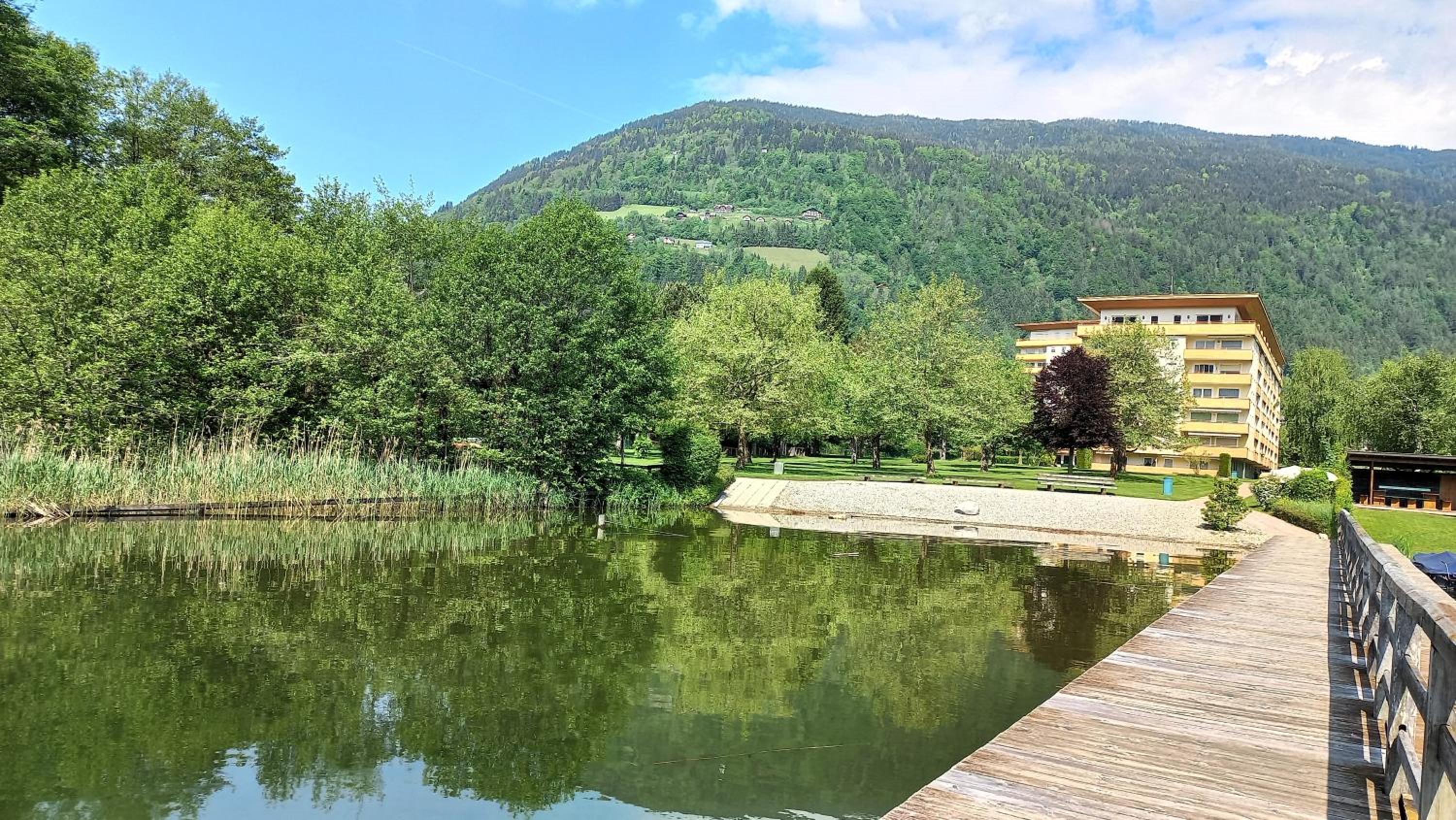 LENA Haus KMB Seeappartement am Ossiacher See mit direktem Seezugang und Hallenbad