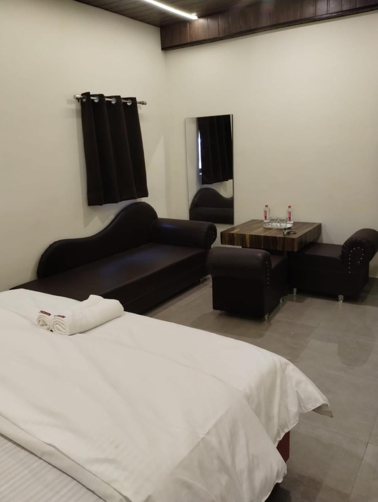 Sunrise Homestay Agra Near Taj Mahal