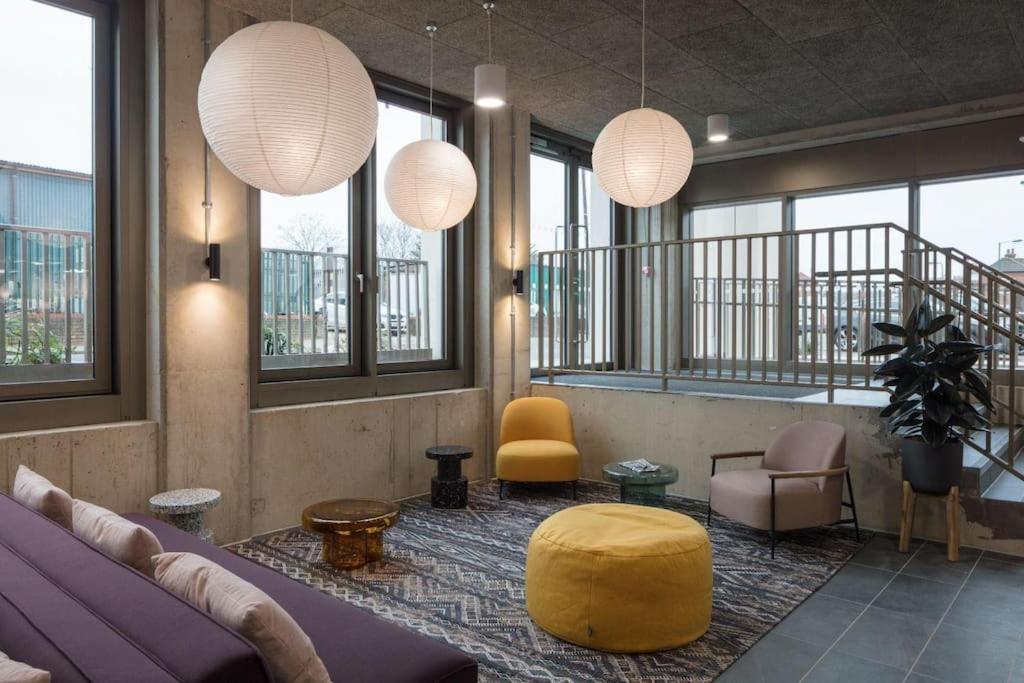 Modern Luxury Studio in Harrow view 4