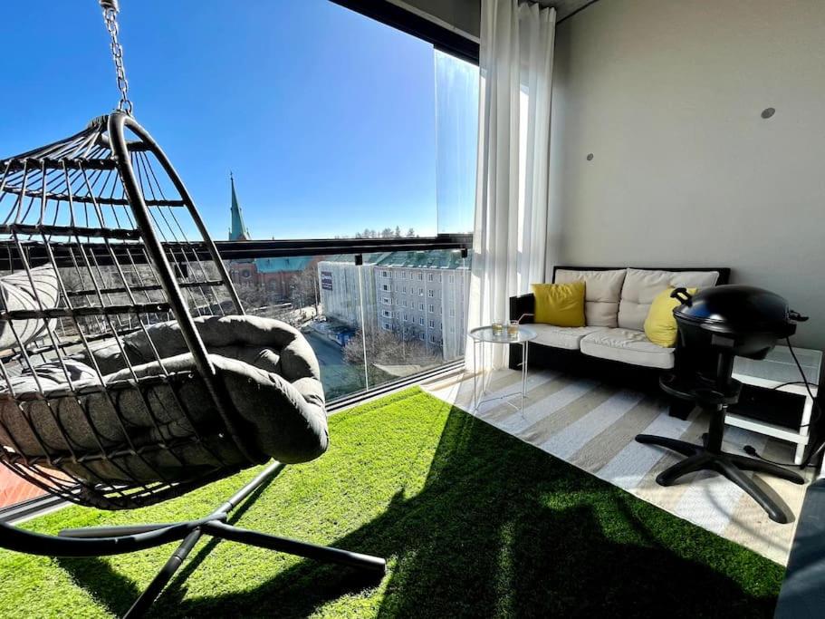 1 bedroom apartment with city views