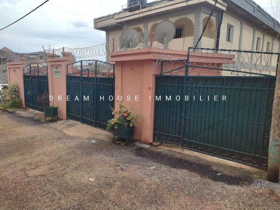 studio meublé à tam-tam week-end Yaoundé