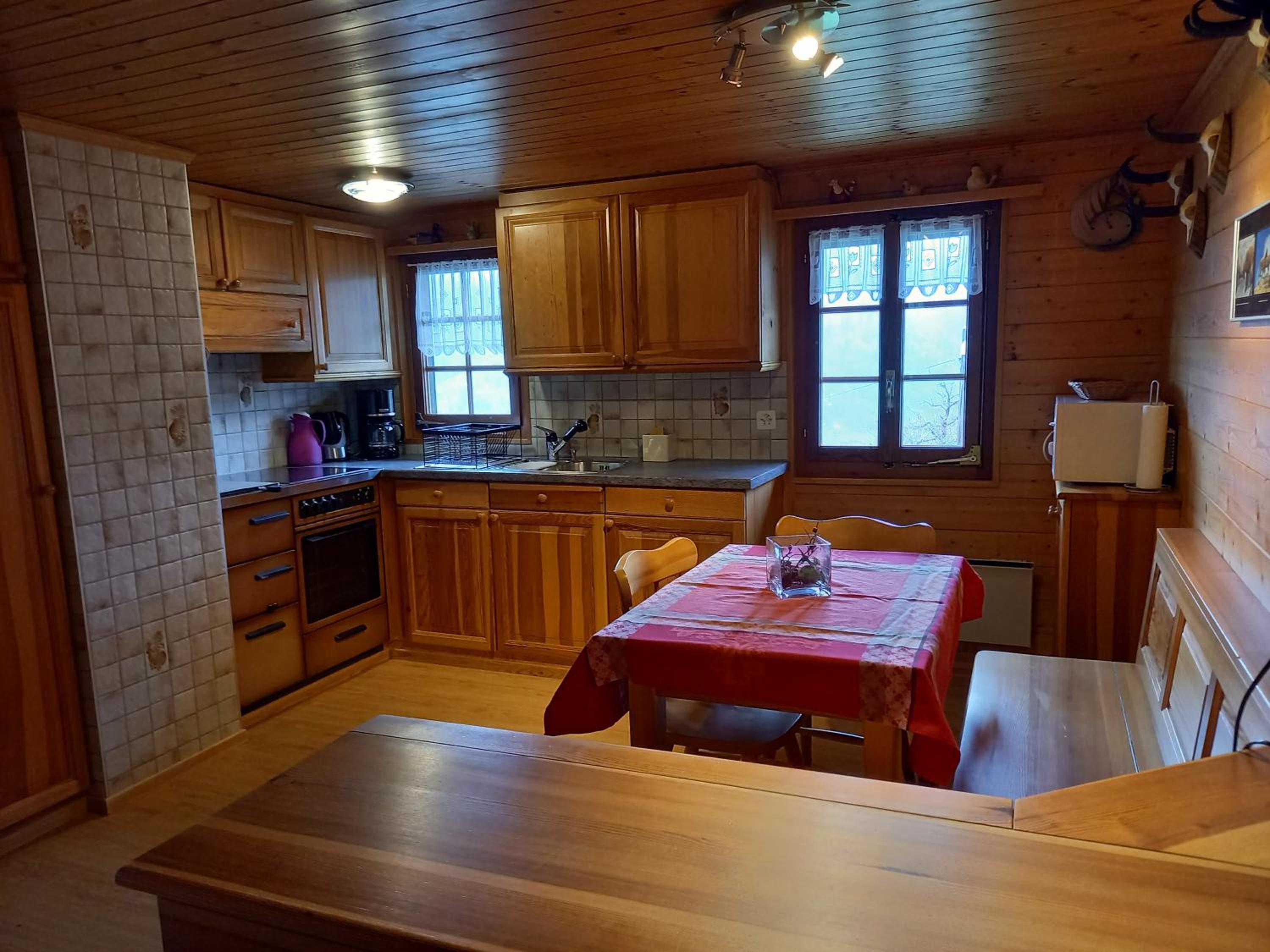 Wohnung mit schöner Sicht auf Bergpanorama und übers Tal
