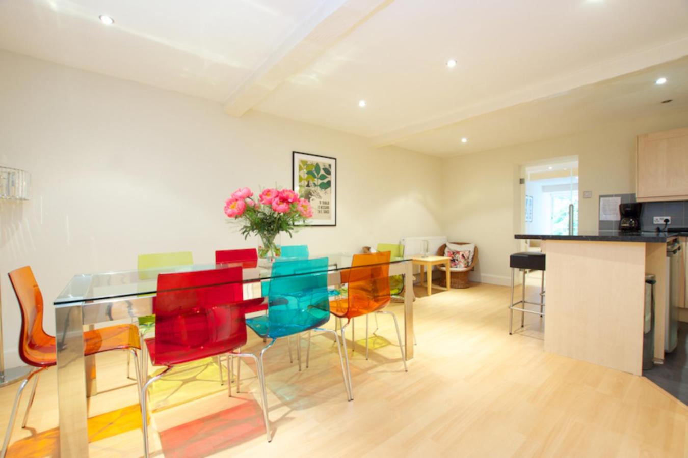 Edlets Collection - The Dundonald Apartment view 3