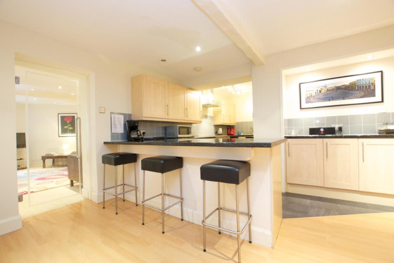 Edlets Collection - The Dundonald Apartment view 4