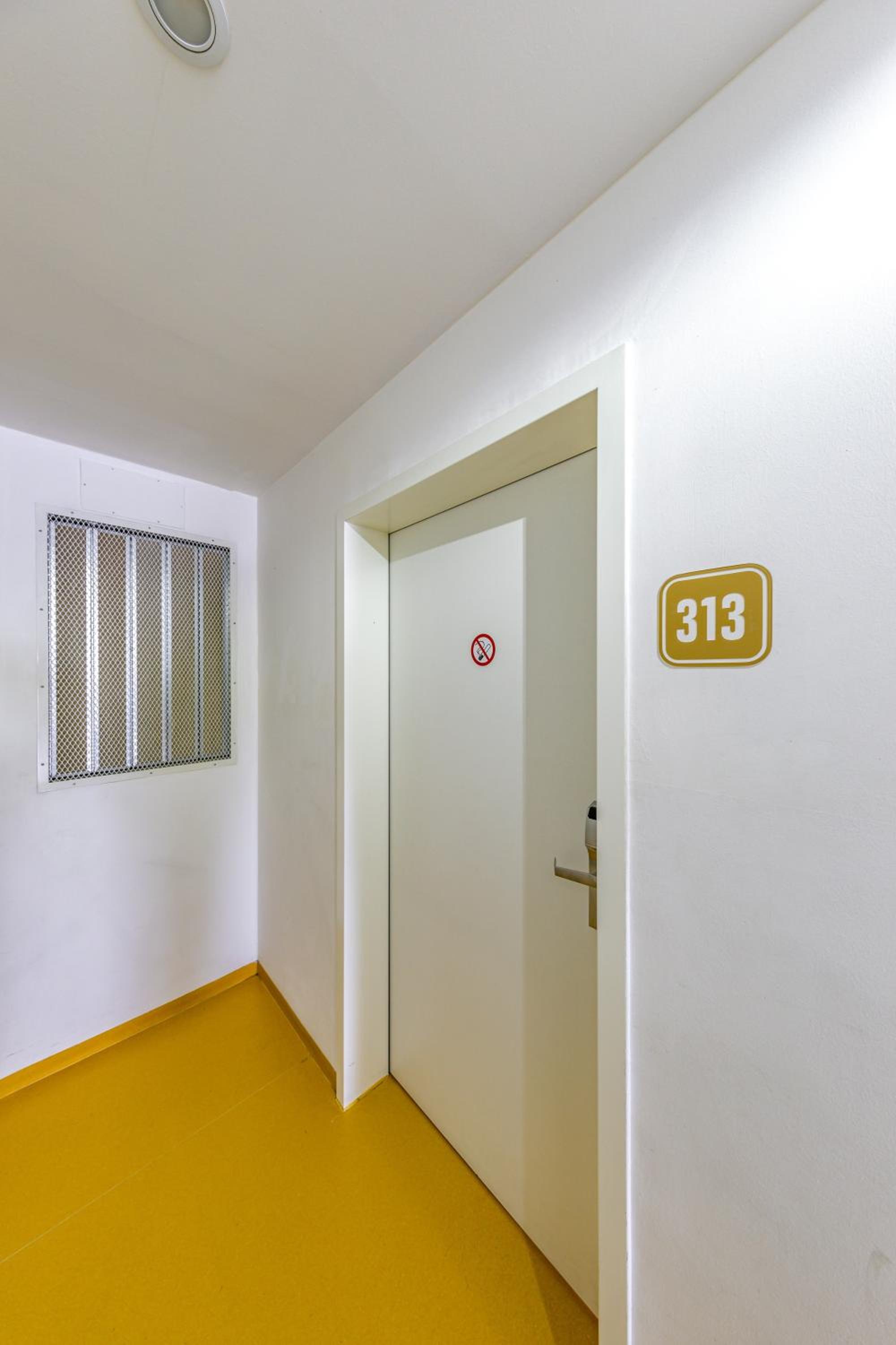A&T Hotel & Hostel