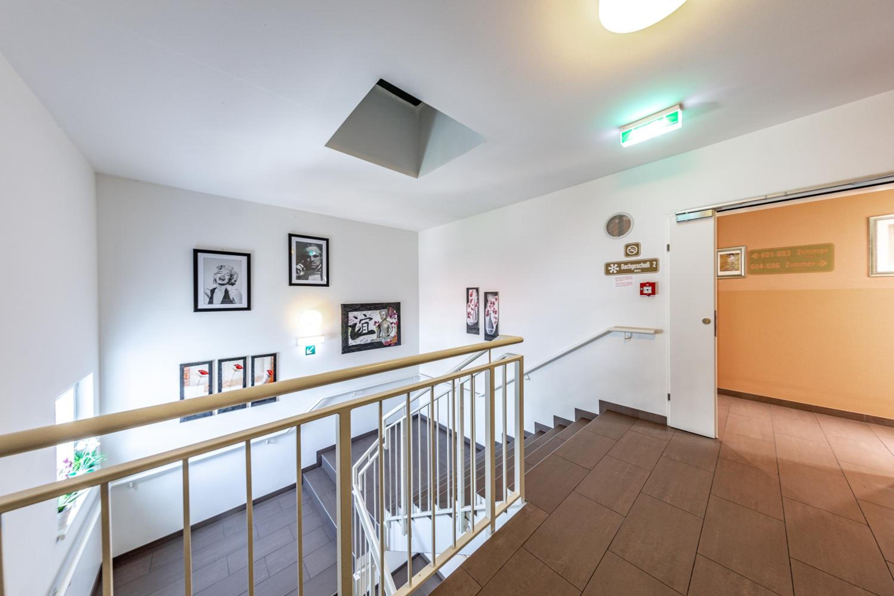 A&T Hotel & Hostel