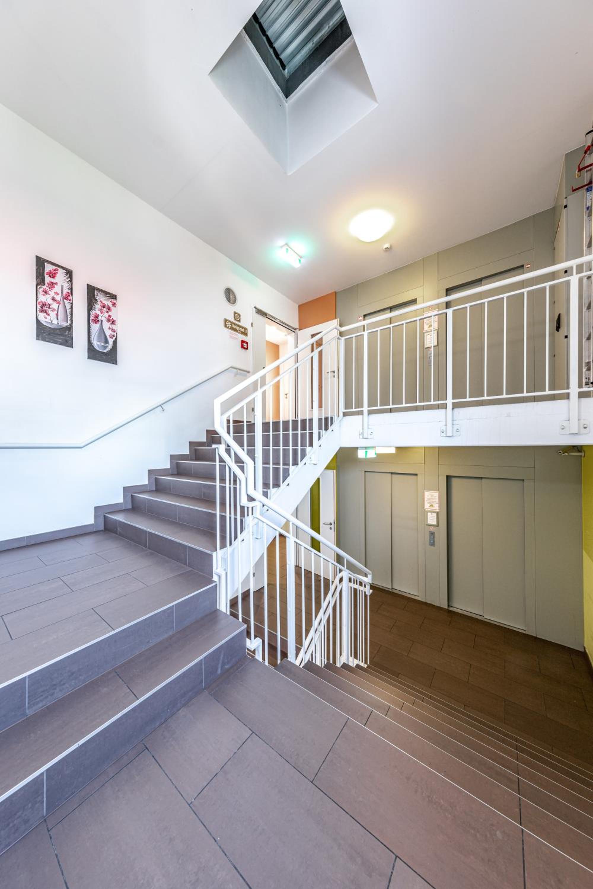 A&T Hotel & Hostel