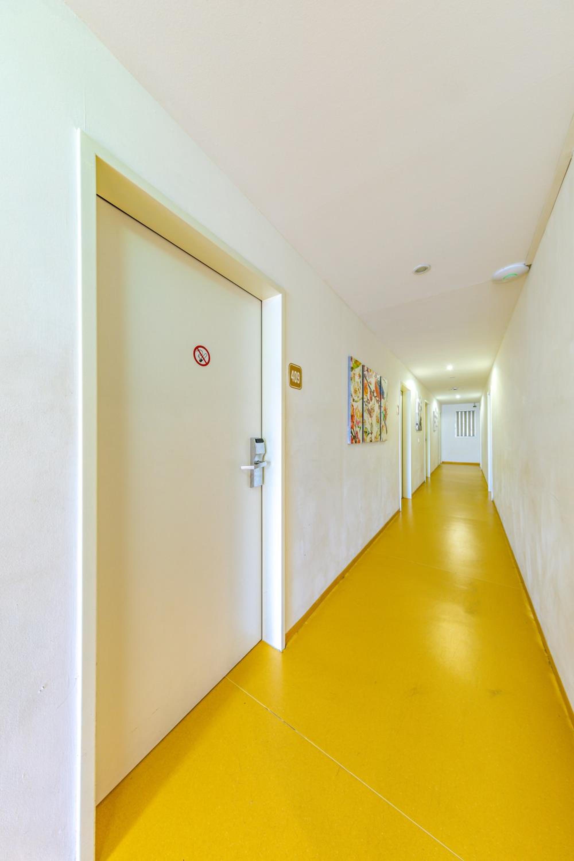 A&T Hotel & Hostel