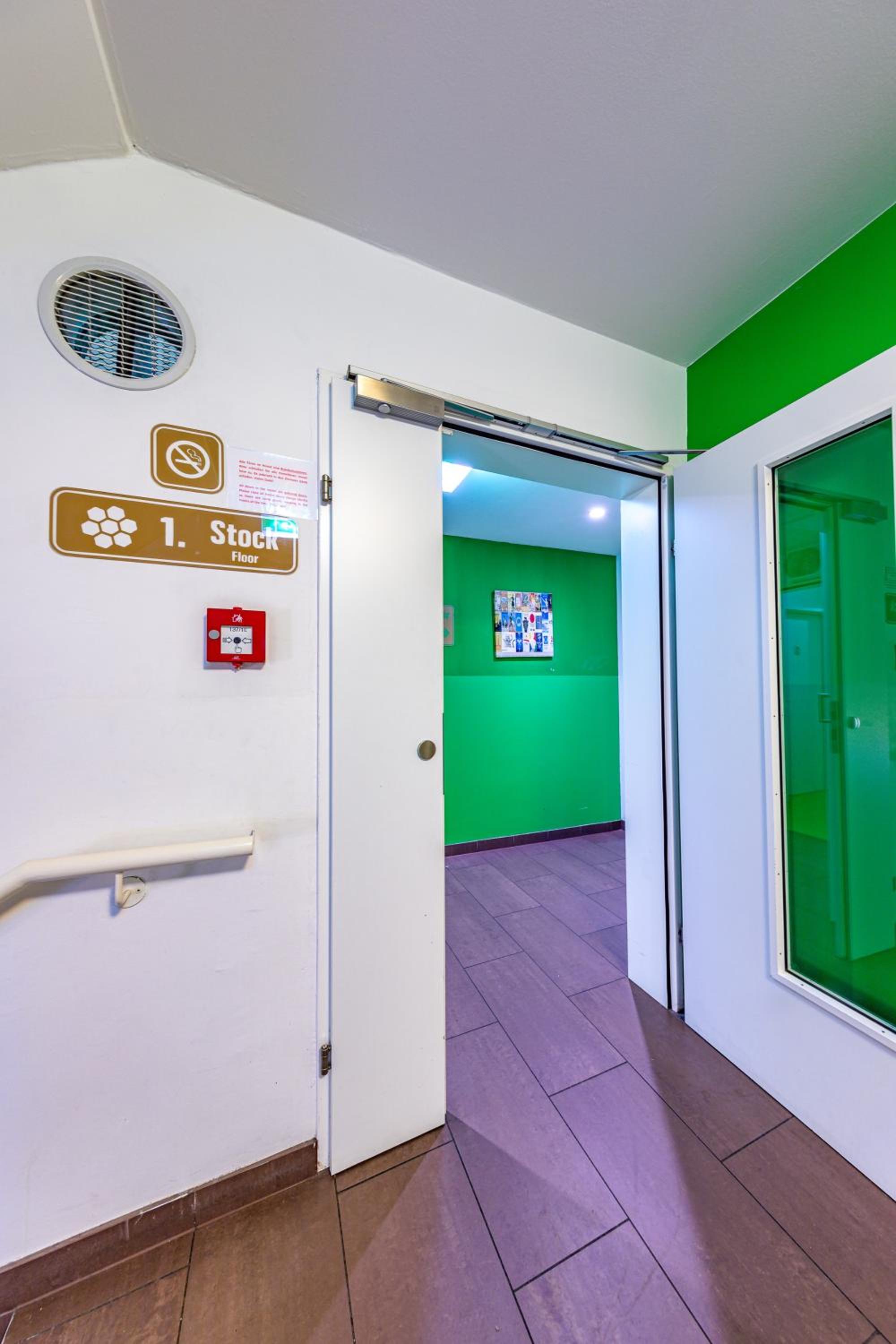 A&T Hotel & Hostel
