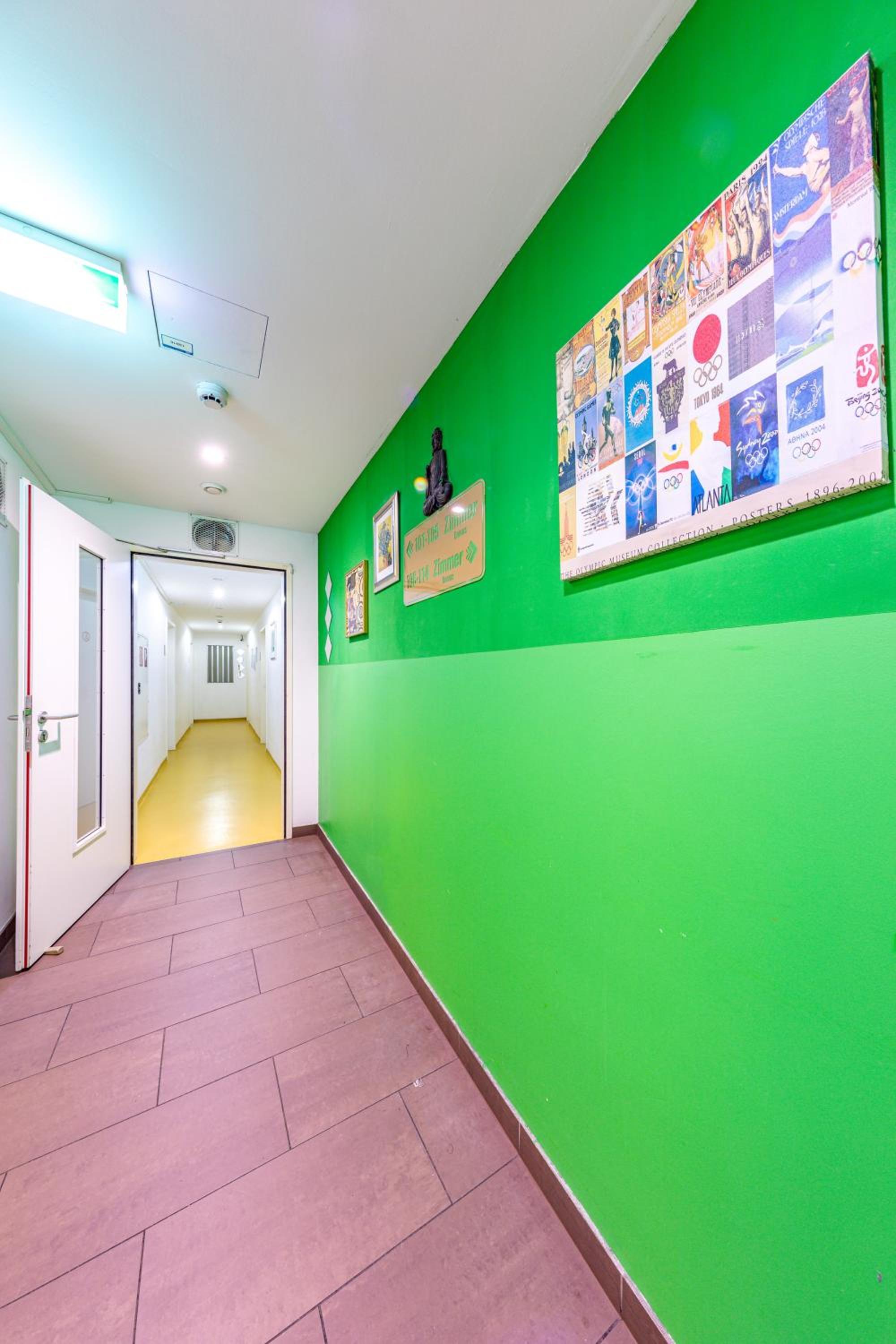 A&T Hotel & Hostel