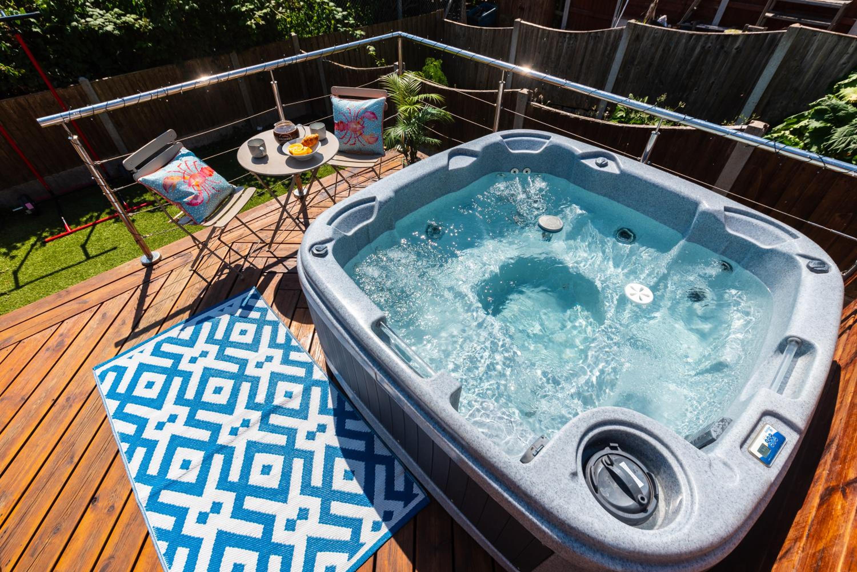 Beach House Hot Tub Getaway view 4