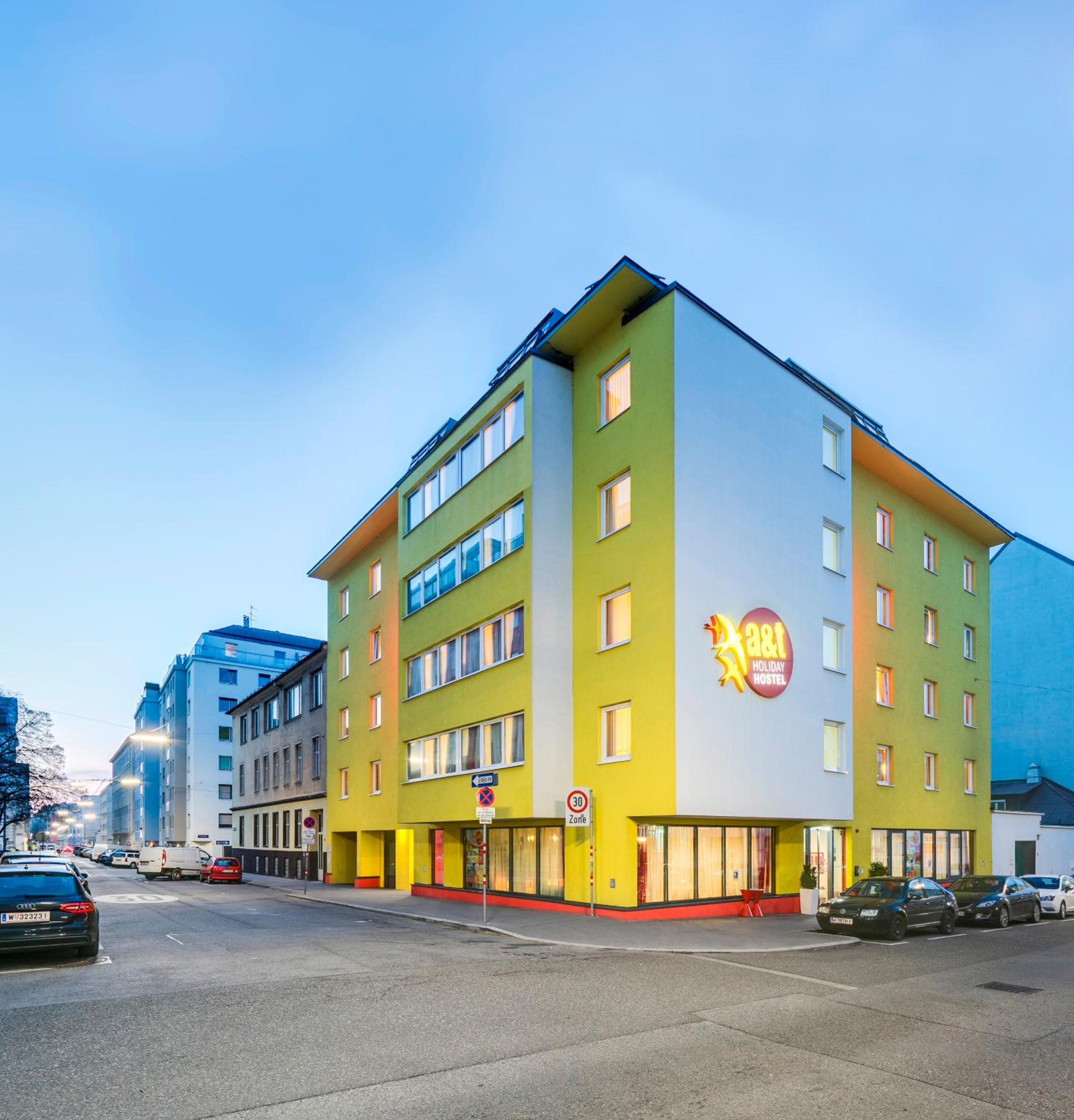 A&T Hotel & Hostel