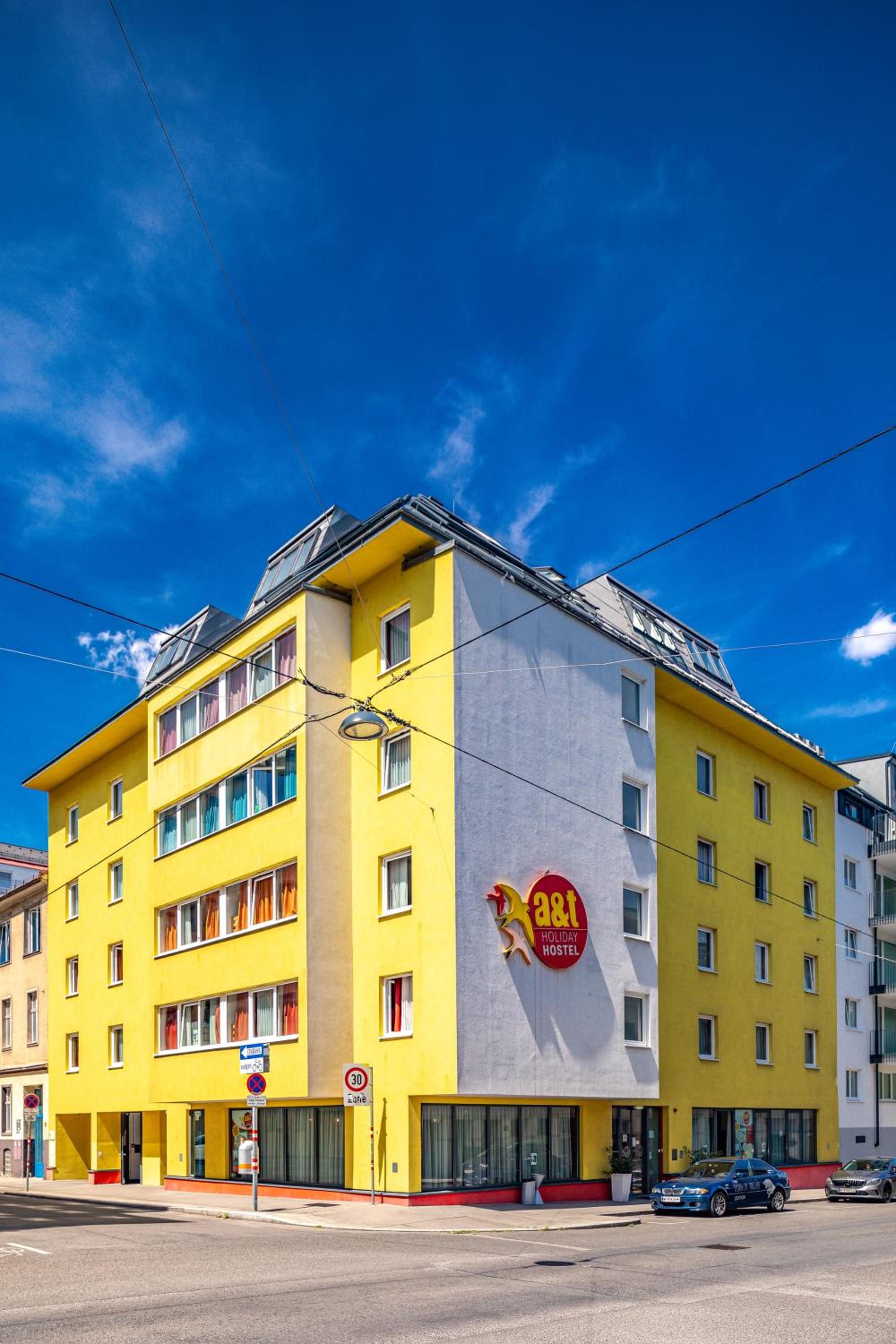 A&T Hotel & Hostel