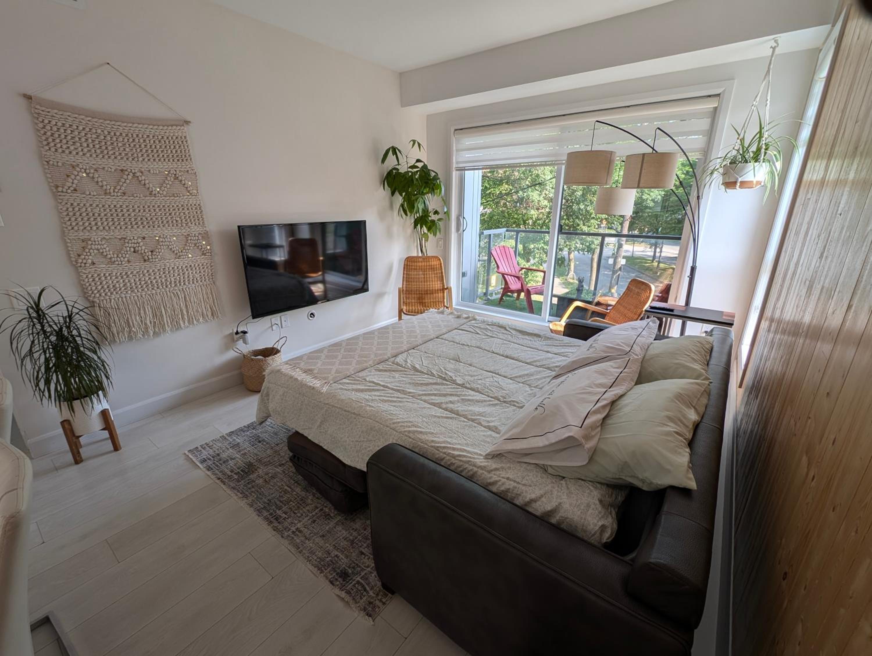 La vie est belle: FREE PARKING, GYM, ROOFTOP TERRACE