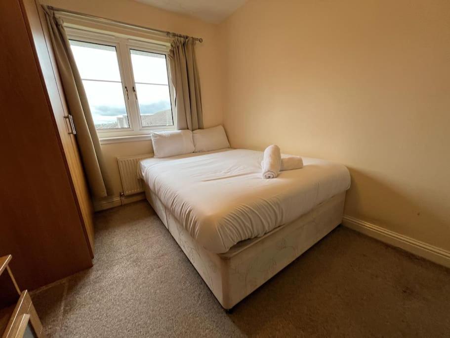 Semi-Detached Home in Glasgow view 2