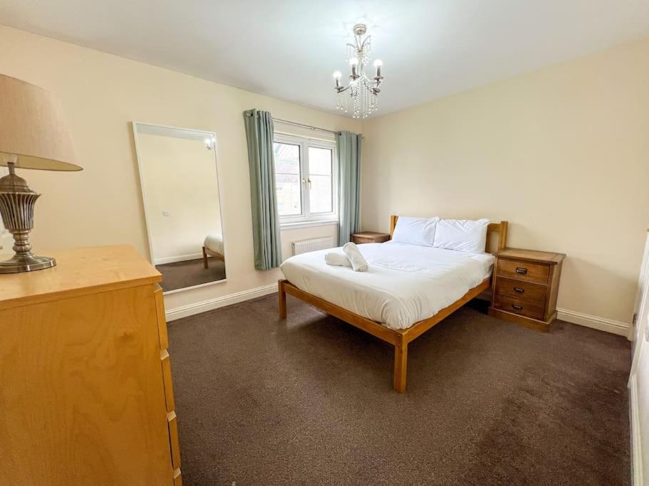 Semi-Detached Home in Glasgow view 4