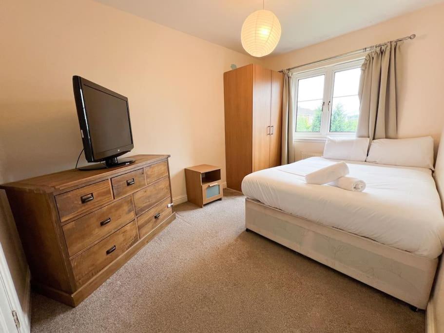 Semi-Detached Home in Glasgow view 5
