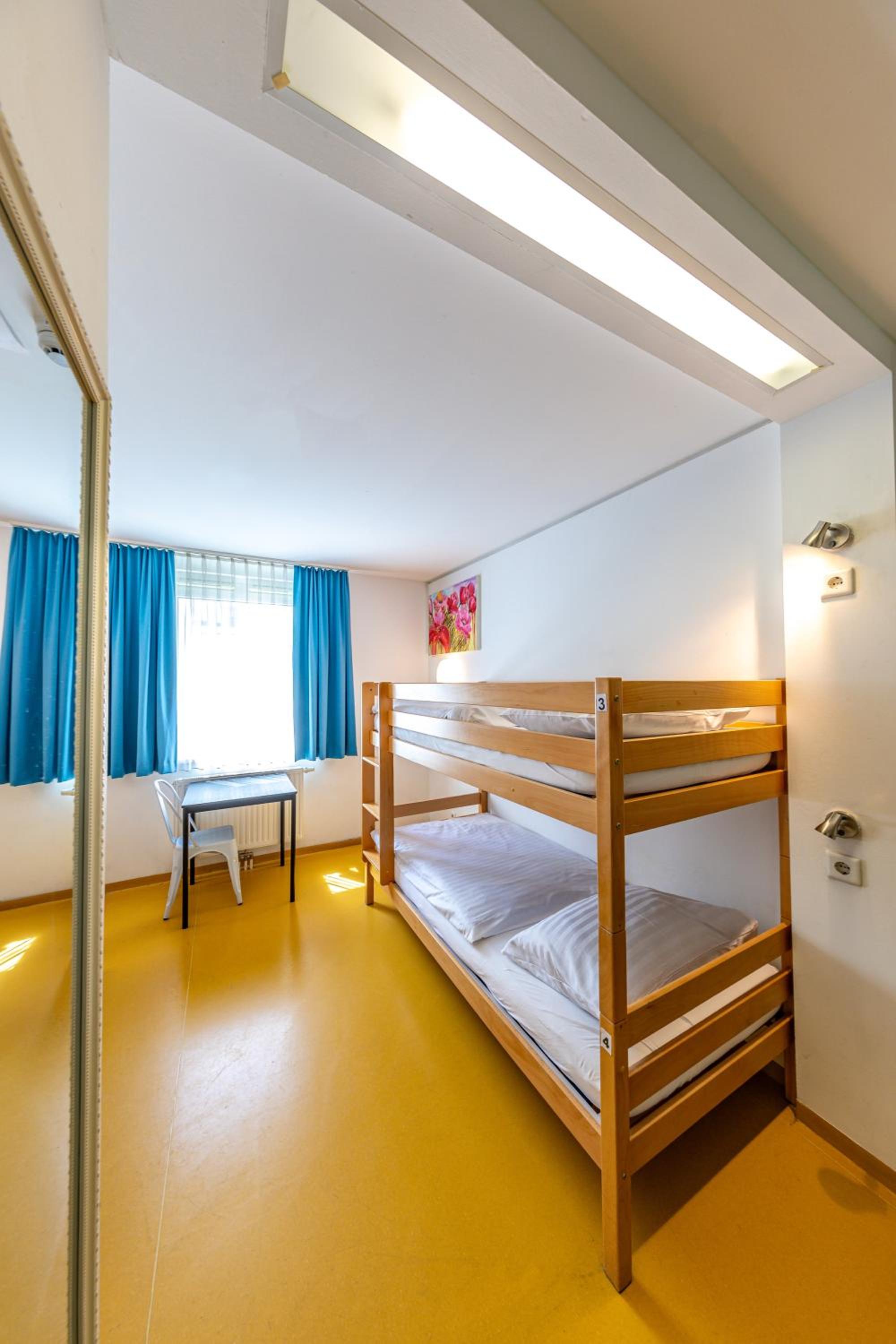 A&T Hotel & Hostel