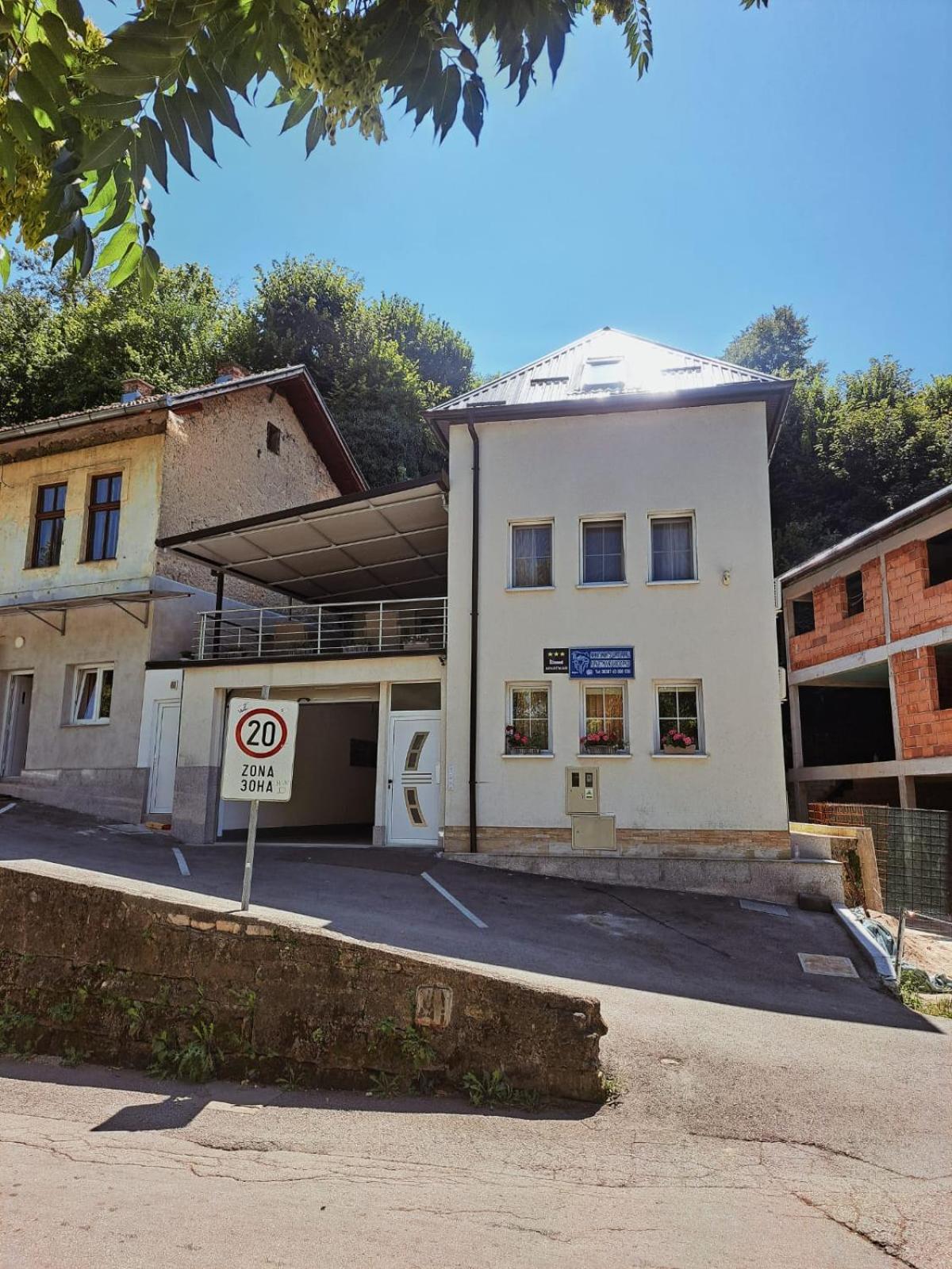 Apartmani Waterfall / Vodopad, photo 8