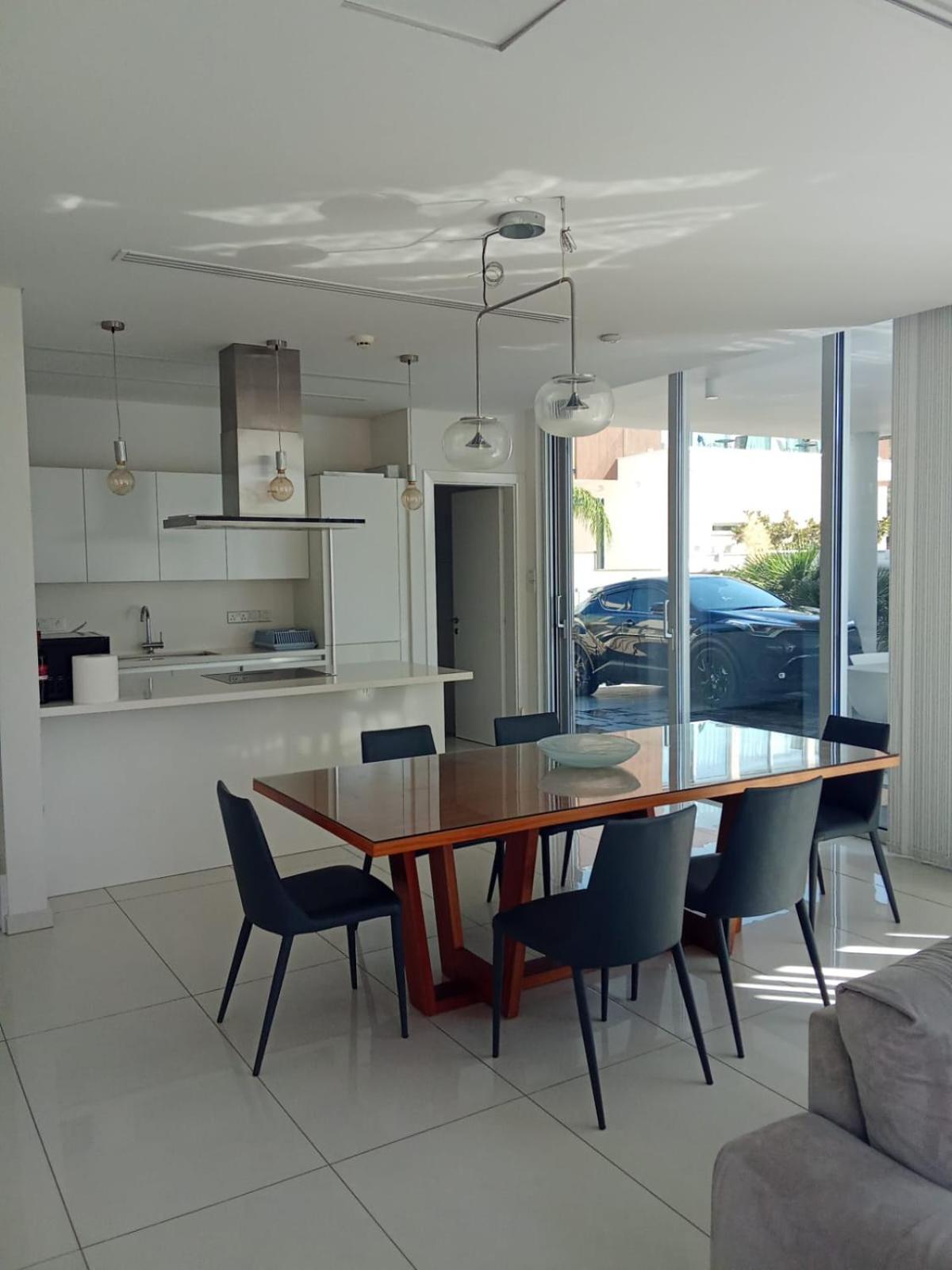 Seaview Luxury Villa Jacuzzi & Pool! 2 Min Beach