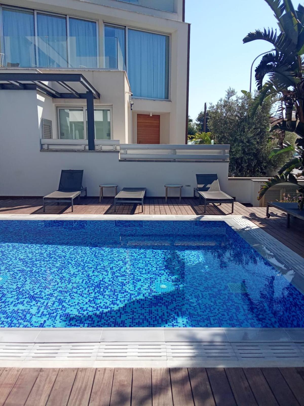 Seaview Luxury Villa Jacuzzi & Pool! 2 Min Beach