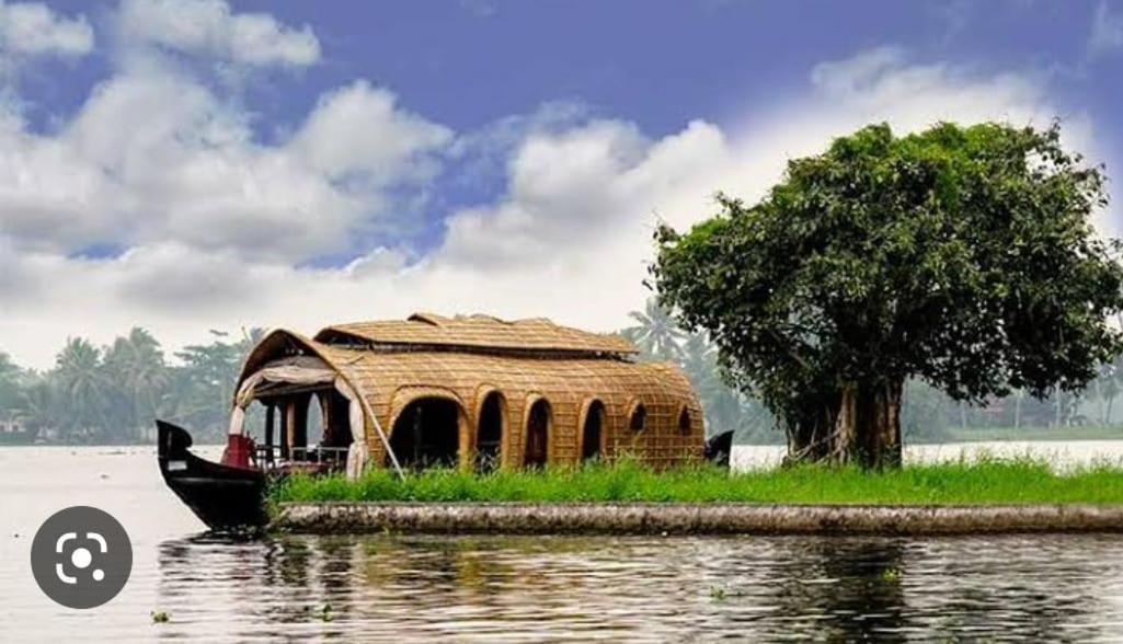 Kalappura Houseboats & Tours view 2
