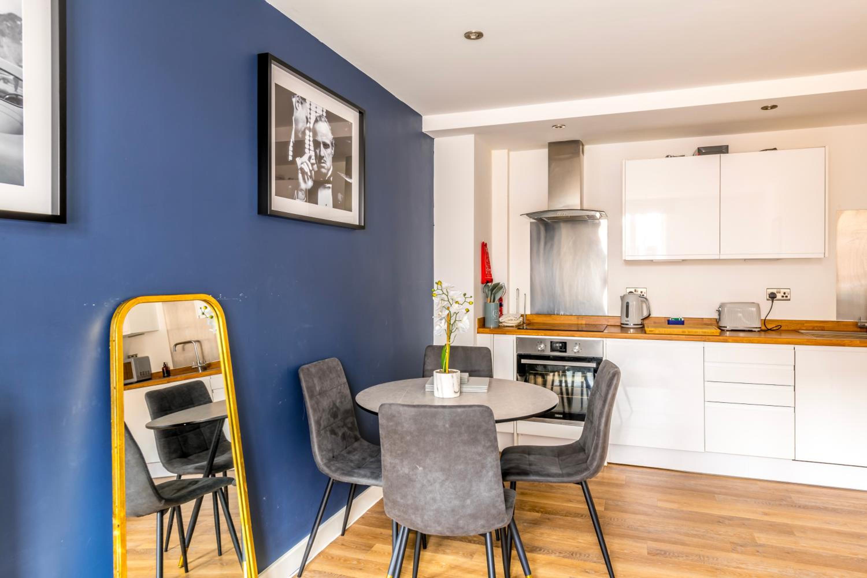 Centralised Abbey Yard Apartment by Prescott Apartments
