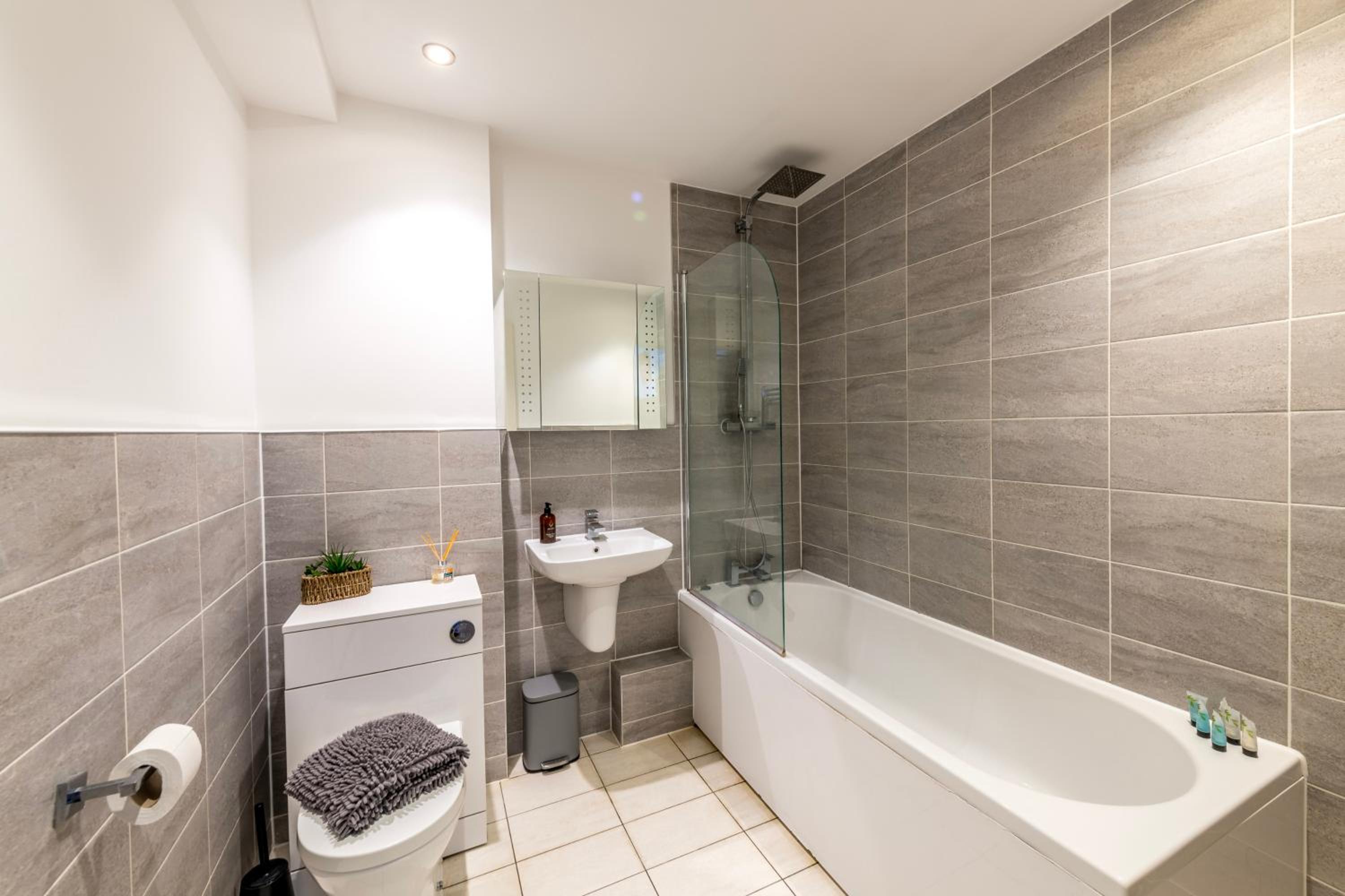 Centralised Abbey Yard Apartment by Prescott Apartments, photo 10