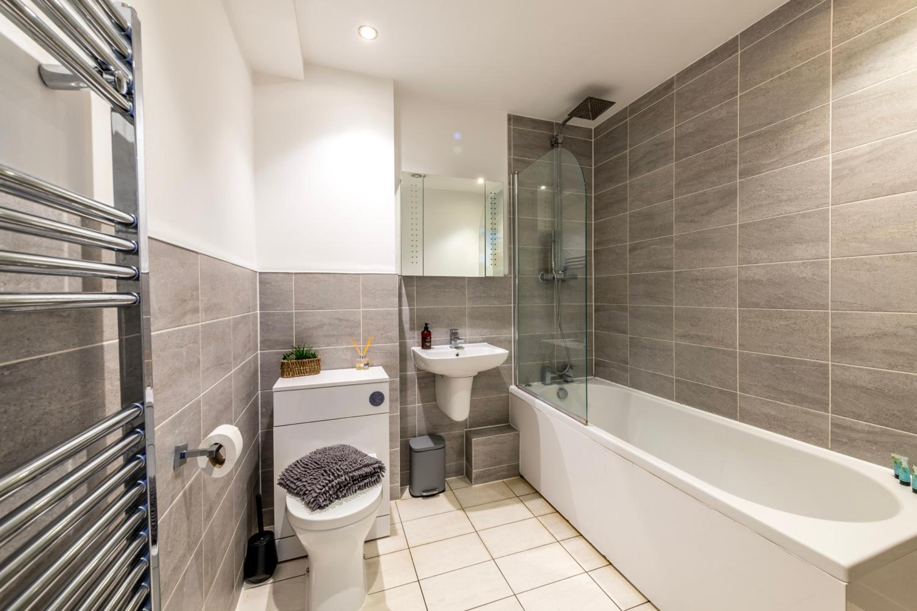 Centralised Abbey Yard Apartment by Prescott Apartments, photo 20