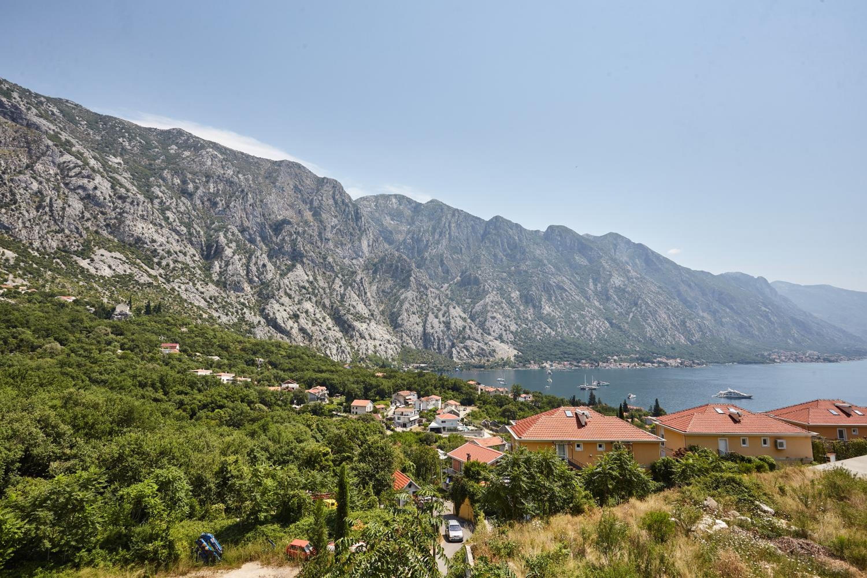 Apartmani with POOL and VIEW photo 5