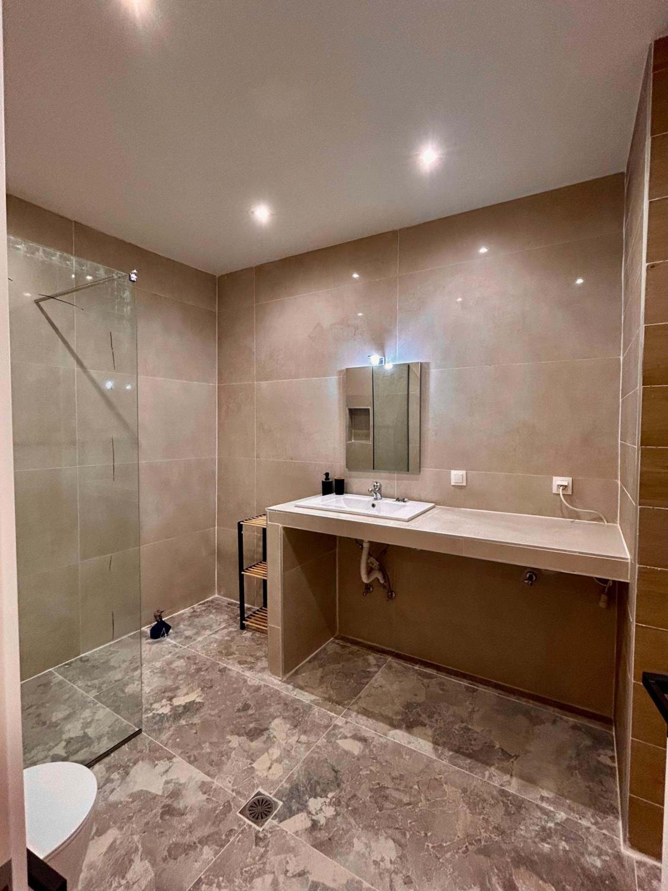 Stone Luxury Suite