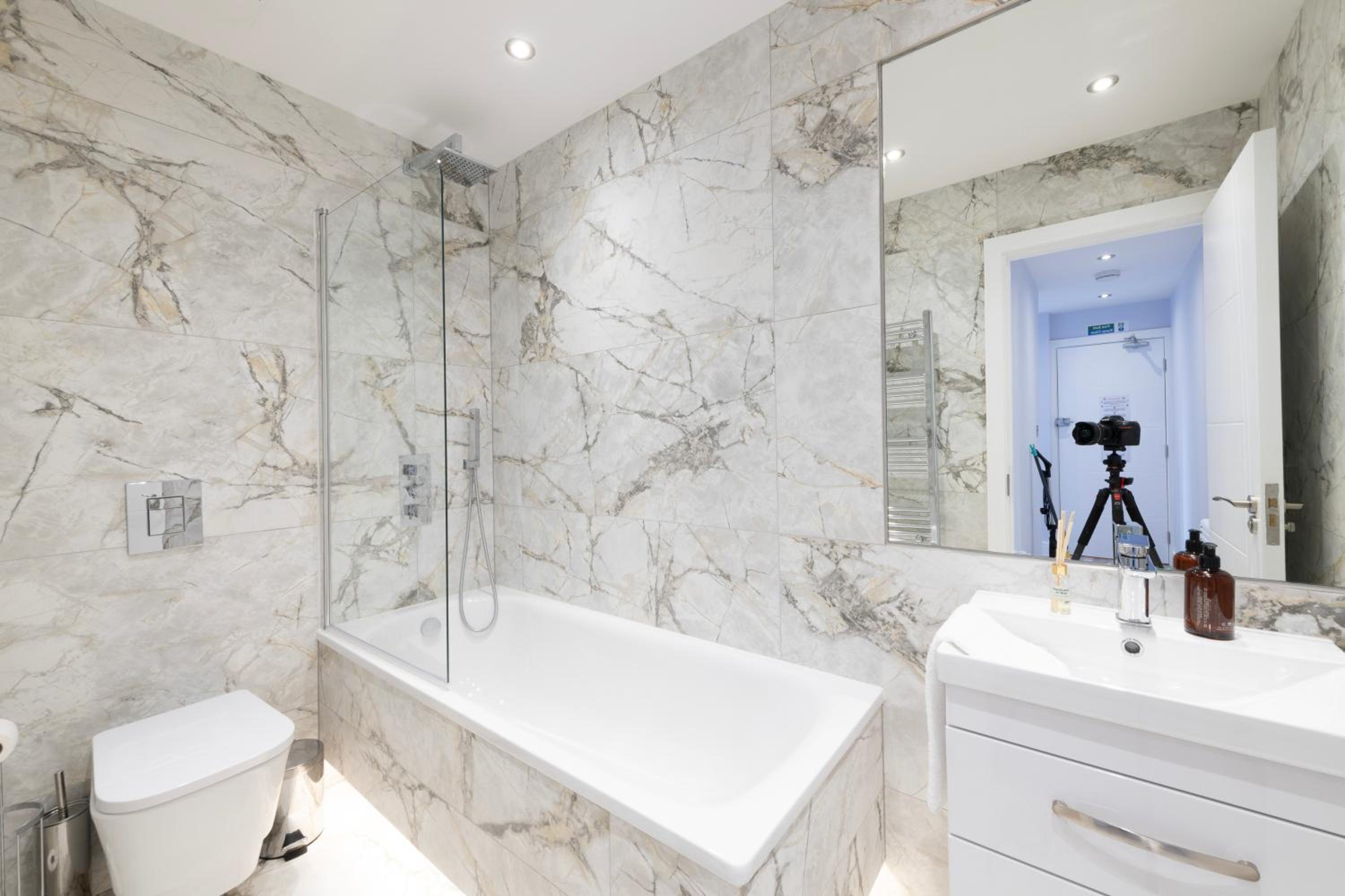 Luxury Pent House Apartment - Central - 6 Guests
