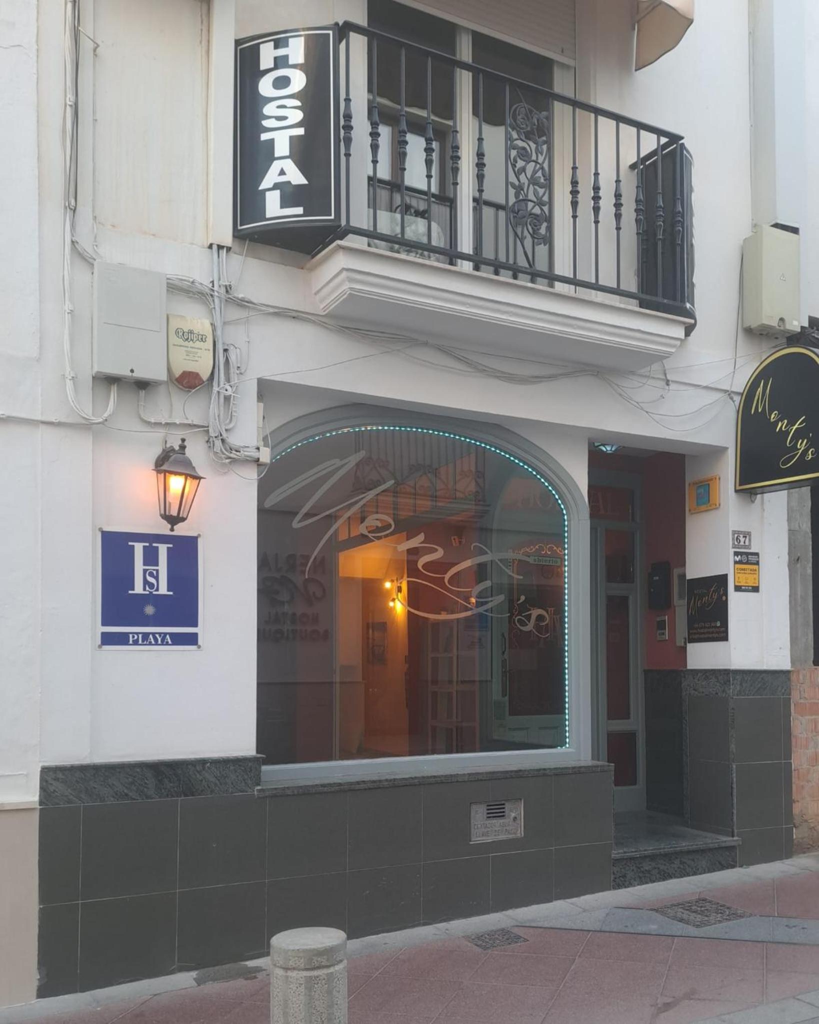 Hostal Montys