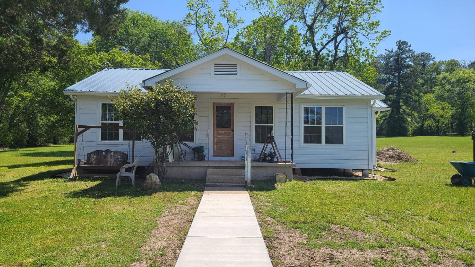 Leesville Vacations - Back in time 1940s Lakeview House - Property Image 1