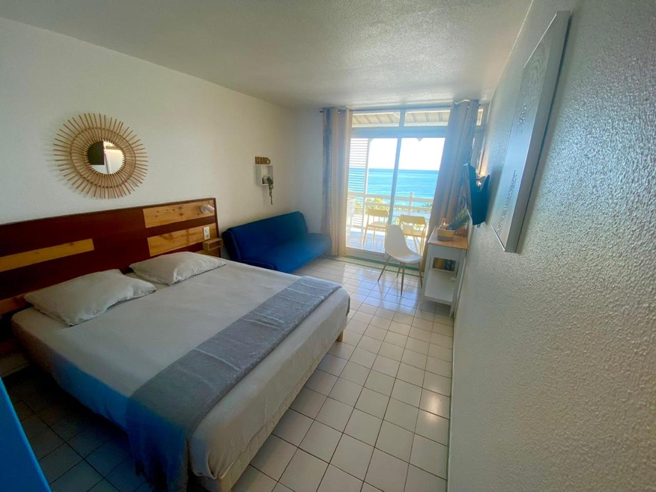 Ti studio coquet vue mer 180 degrés face Diamant, piscine de standing view 3