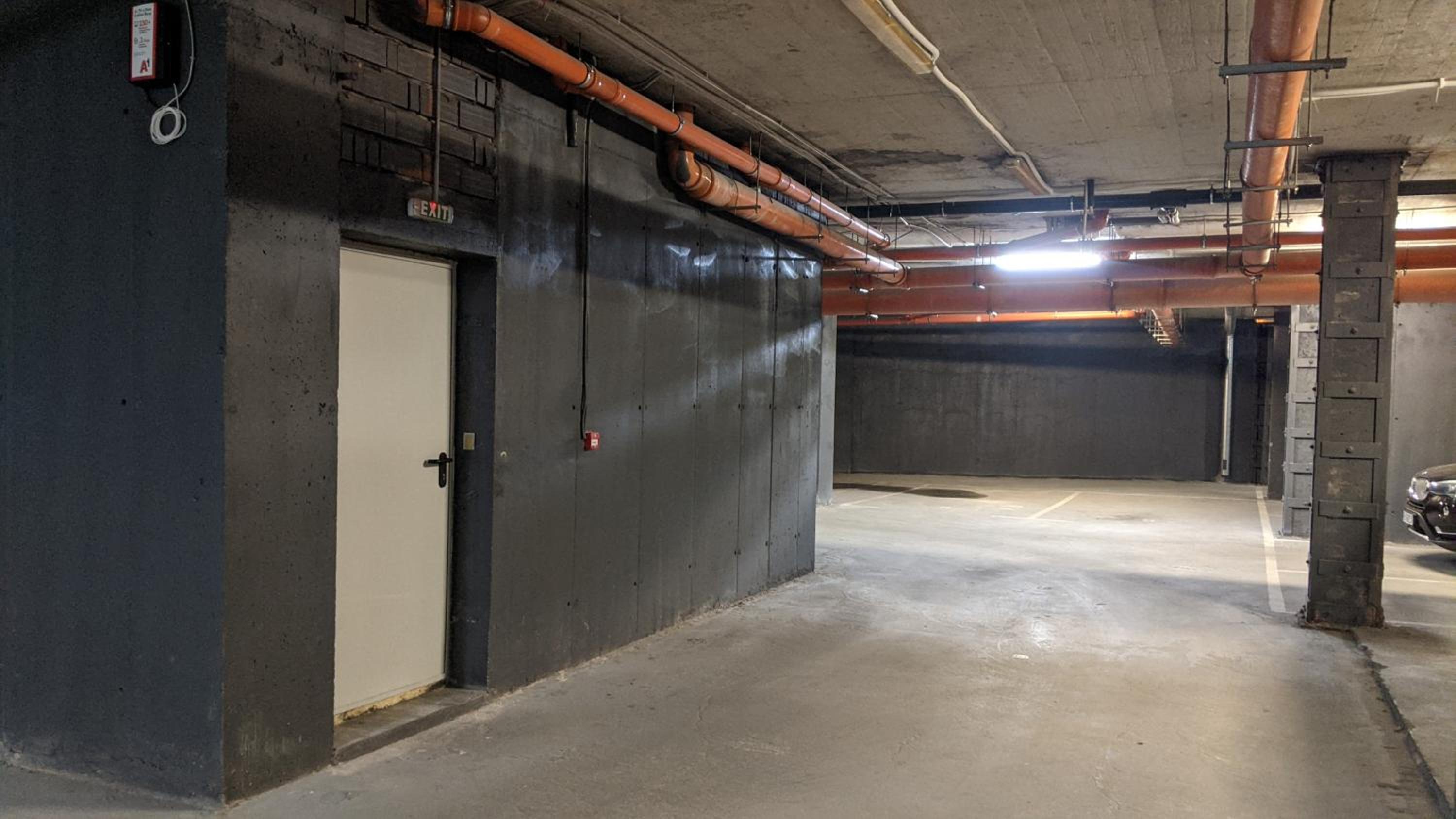 Lux 1 Apartment with Free Parking
