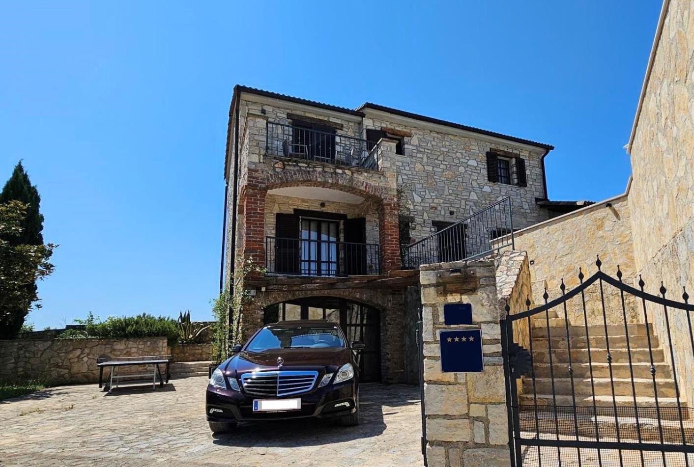 Photo 24