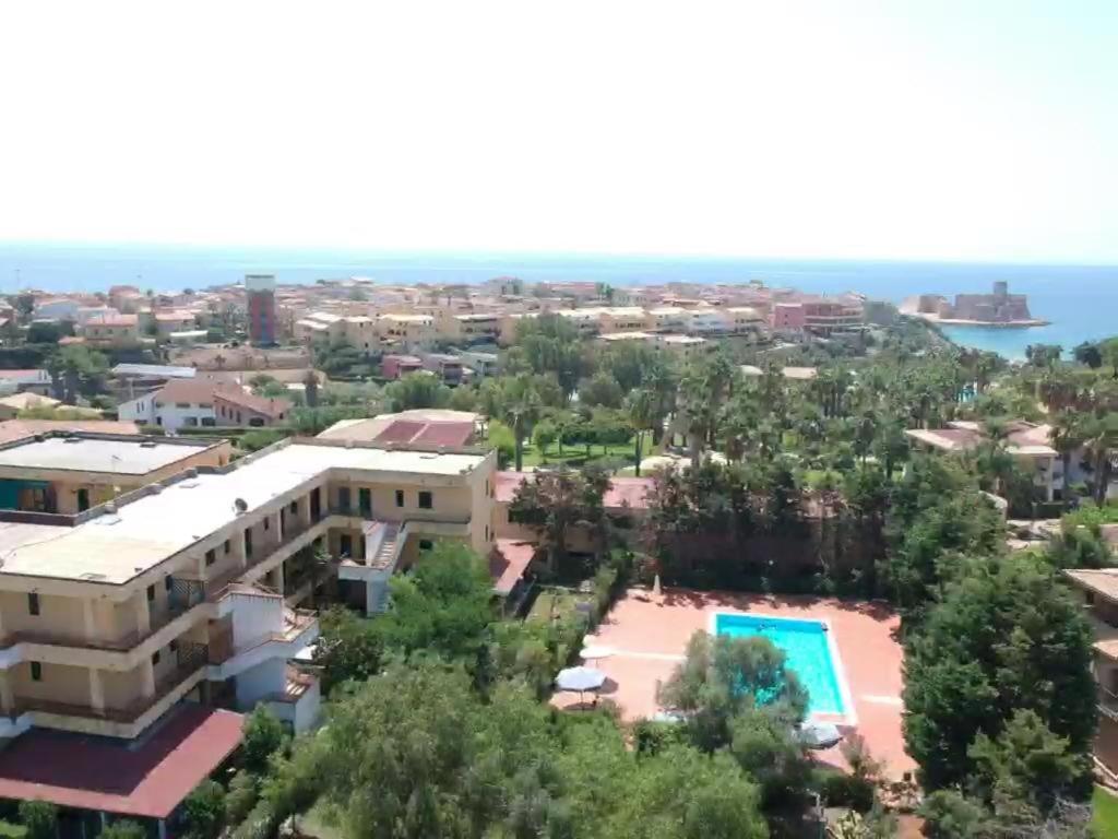 Ferienwohnung mit Meerblick im Juwel Le Castella view 2