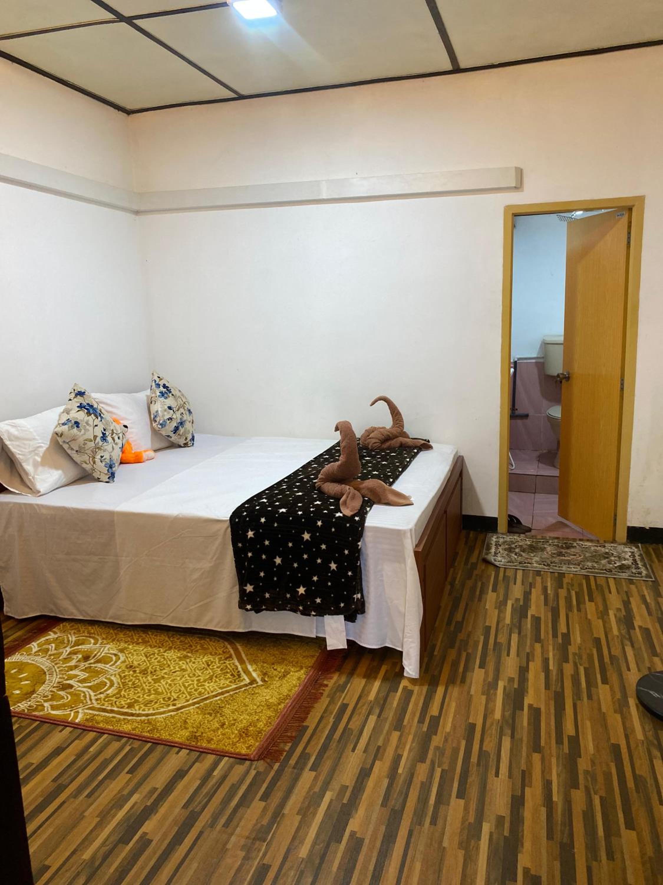 Queen's Mahal Rooms