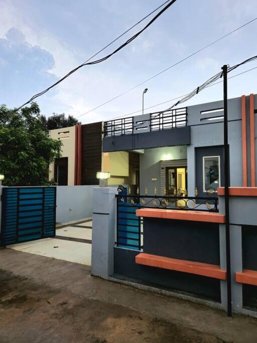 Spacious 3BHK Near Beach with Secure Parking view 3