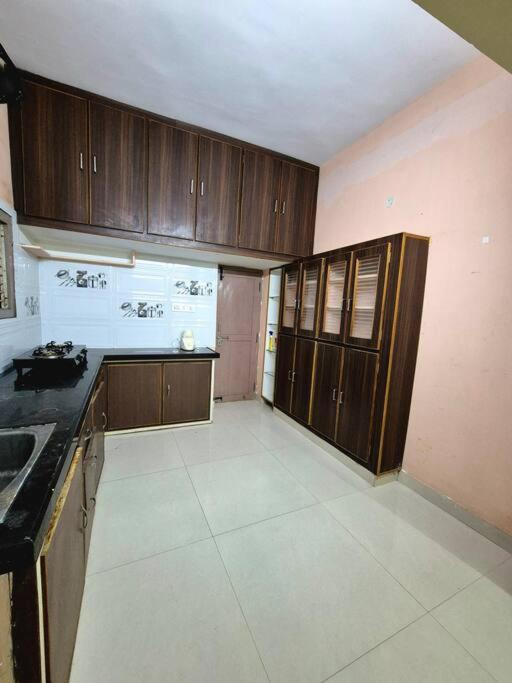 Spacious 3BHK Near Beach with Secure Parking view 4