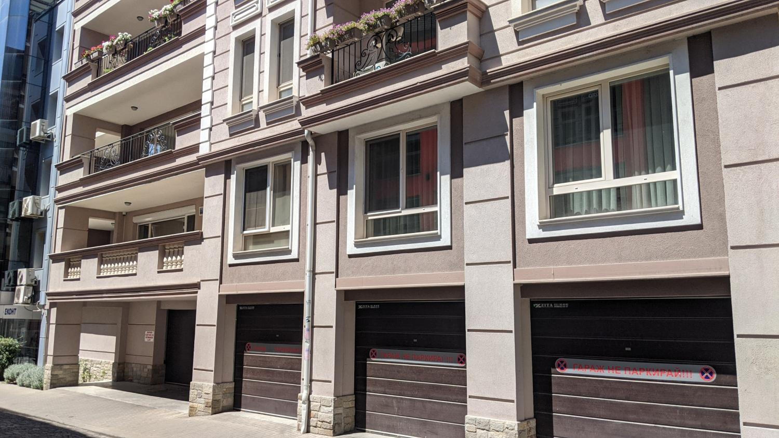 Lux 2 Central Apartment with Garage