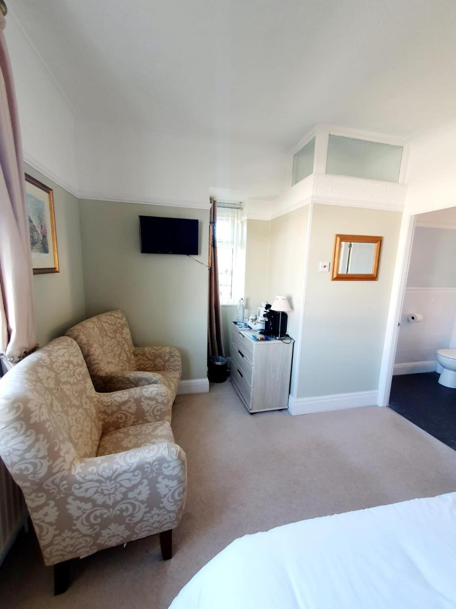 Cleave Court Guest House