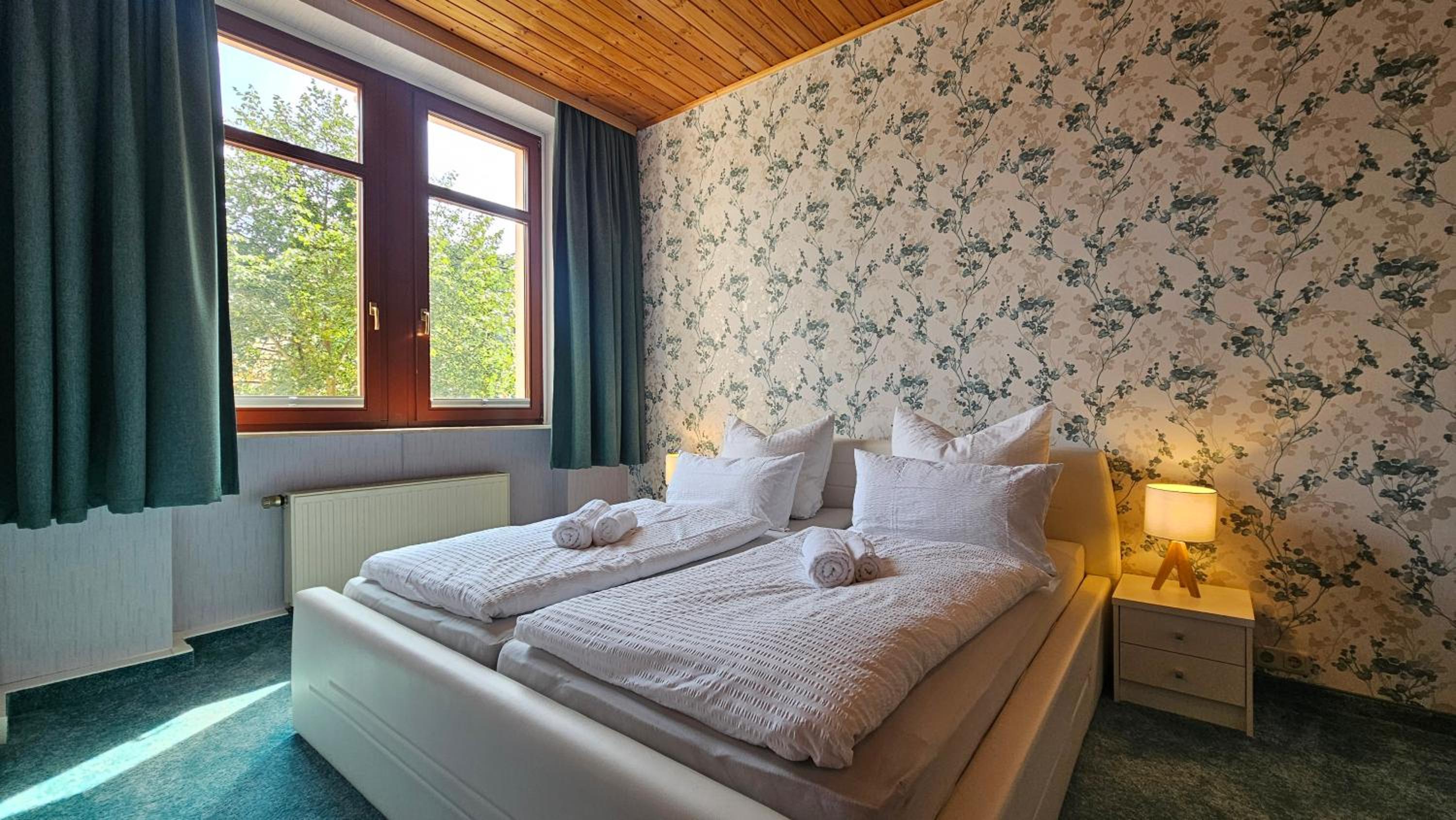 Pension Weiße Rose, Parkplatz, Frühstück, Wlan, Zentral