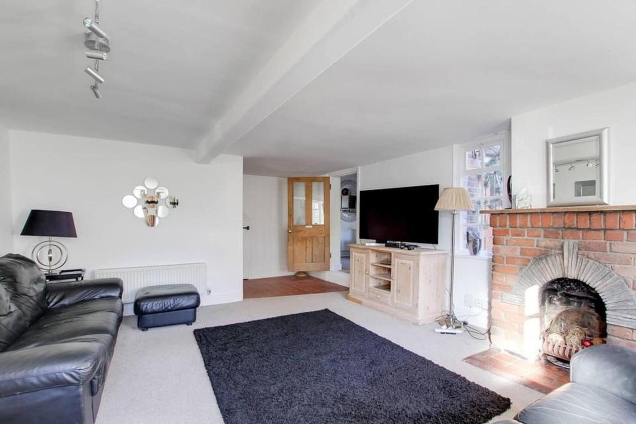 4 BR 2 Bathroom House Parking Garden St Neots Town Centre view 3