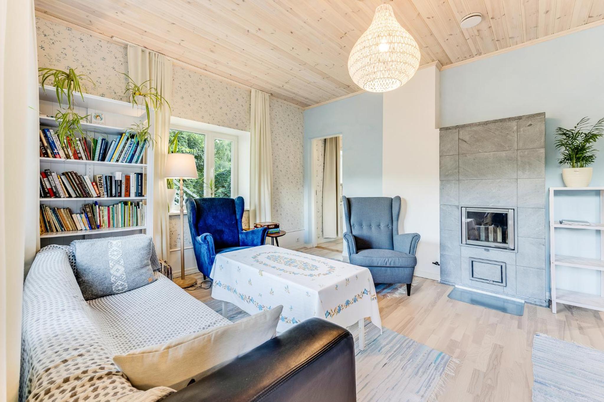 Leete Residence- 3BR family friendly home with huge garden&free parking view 5